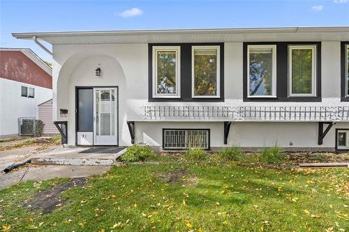 31 Costello Dr, Winnipeg, MB 