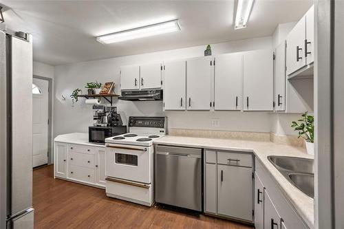 31 Costello Dr, Winnipeg, MB 