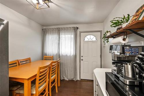 31 Costello Dr, Winnipeg, MB 