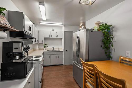31 Costello Dr, Winnipeg, MB 