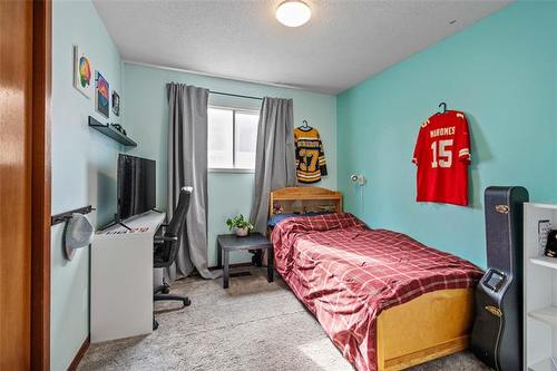 31 Costello Dr, Winnipeg, MB 