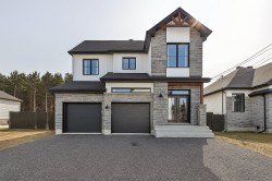3025 Rue de l'Espoir Sainte-Julienne, QC J0K 2T0