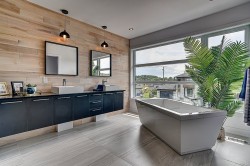 Salle de bains attenante à la CCP - 