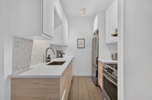 2217 Av. du Mont-Royal E. , Montréal (Le Plateau-Mont-Royal), QC H2H 1K5 3