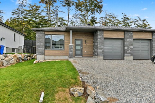 3675 Rue Léon-Landry  Sainte-Julienne, QC J0K 2T0