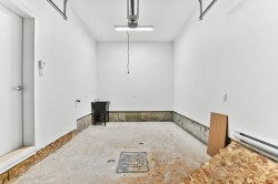 Garage - 