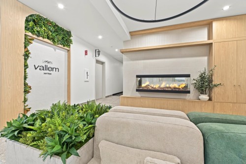 203-200 Av. Louis-Lévesque , Otterburn Park, QC J3H 0T1 2