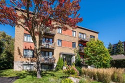 16-48 Av. Lorne Saint-Lambert, QC J4P 2G8