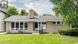 3 GREENGATE ROAD  Toronto, ON M3B 1E7