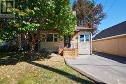 321 MONA AVENUE Ottawa, ON K1L 6Z9