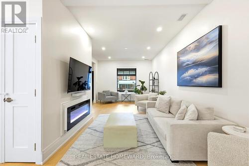 234 PEARSON AVENUE , Toronto, Ontario M6R 1G7 3
