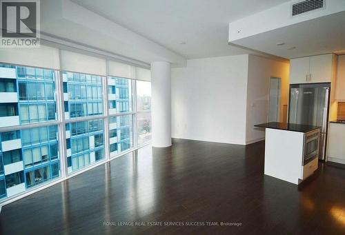 2004 - 1 THE ESPLANADE , Toronto, Ontario M5E 0A8 2