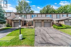 17 - 2411 SOVEREIGN STREET  Oakville, ON L6L 1M1