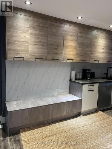 MAIN - 144 NORTHCLIFFE BOULEVARD , Toronto, Ontario M6E 3K6 5