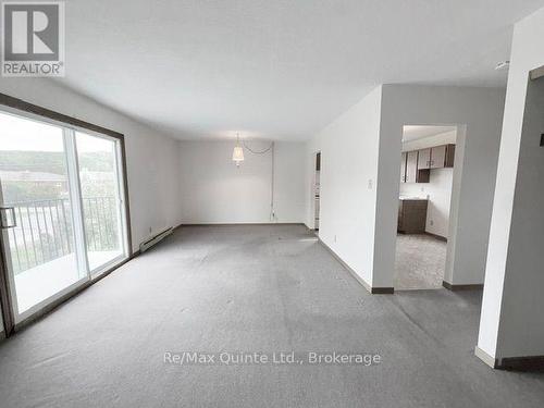 3 - 49 OXFORD ROAD , Quinte West (Frankford Ward), Ontario K0K 2C0 3