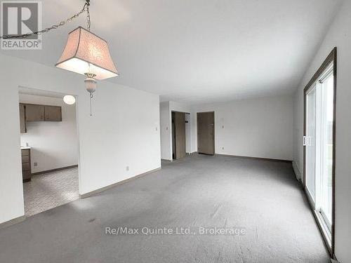 3 - 49 OXFORD ROAD , Quinte West (Frankford Ward), Ontario K0K 2C0 4