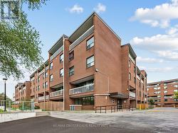 504 - 4060 LAWRENCE AVENUE E Toronto, ON M1E 4V4
