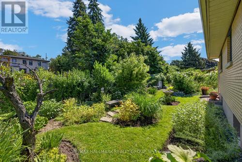 811 Iroquois Road, Ottawa, ON 