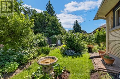 811 Iroquois Road, Ottawa, ON 