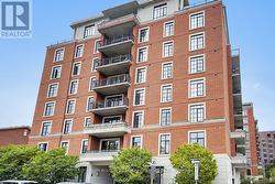 506 - 327 BREEZEHILL AVENUE S Ottawa, ON K1Y 1R6