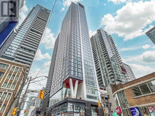 1904 - 357 KING STREET  Toronto, ON M5V 1K1