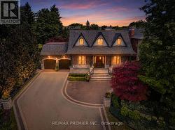 243 RUMBLE AVENUE  Richmond Hill, ON L4C 4G5
