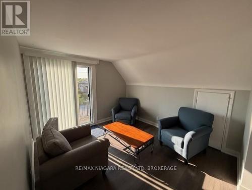 UPPER - 12 WEST STREET S , Thorold (Thorold Downtown), Ontario L2V 2R6 3