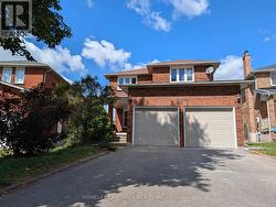8 MUSTER COURT Markham, ON L3R 9G5