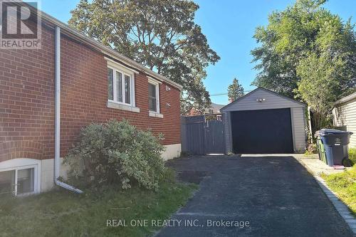 BASEMENT - 15 CASTILLE AVENUE , Toronto, Ontario M1R 2B9 3