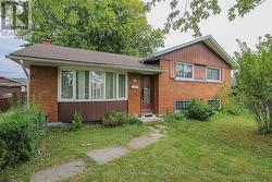 27 HUGHES AVENUE Welland (Lincoln/Crowland), ON L3B 1M4