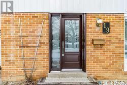 UPPER - 19 STARLAKE DRIVE Toronto, ON M1G 3C3