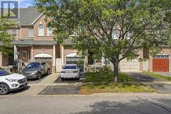 8 GATEWAY COURT Whitby, ON L1R 3M9