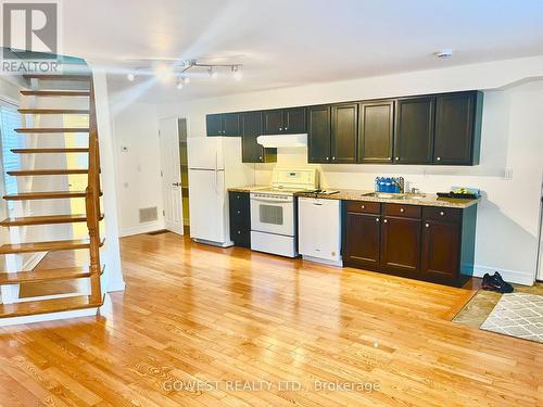 2 - 18 VARSITY ROAD , Toronto, Ontario M6S 4N5 3