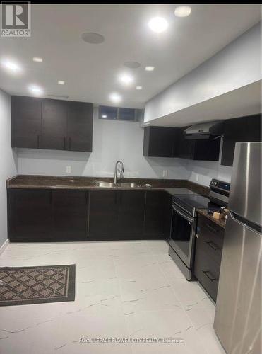 31 NIVELLE CRESCENT , Brampton, Ontario L6S 5L5 2