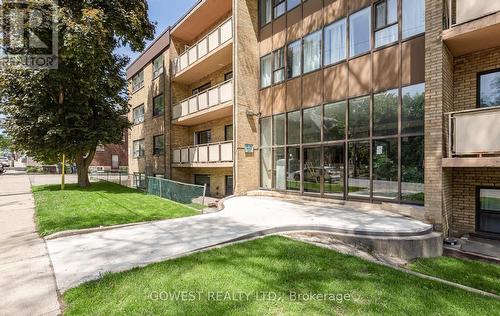 306 - 205 KEELE STREET , Toronto, Ontario M6P 2K1 2