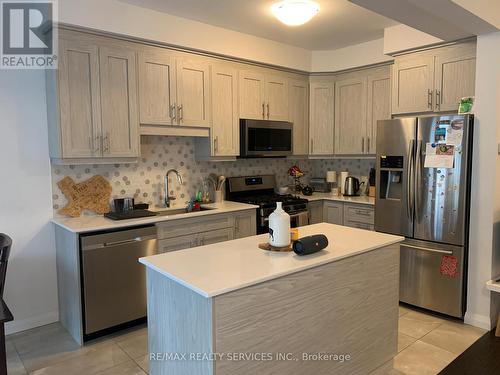 6 SHAY LANE , Hamilton, Ontario L9G 3K9 3