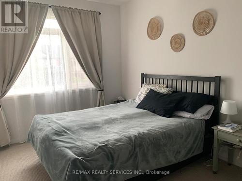 6 SHAY LANE , Hamilton, Ontario L9G 3K9 5