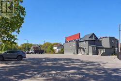 5306 VICTORIA AVENUE Niagara Falls (Cherrywood), ON L2E 4E8