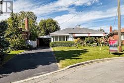8 WALLBRIDGE COURT Toronto, ON M2R 1W1
