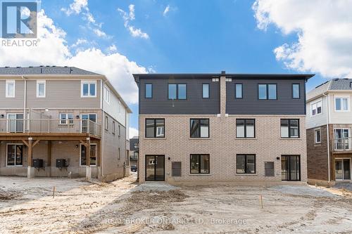6 - 32 WAGON LANE N , Barrie, Ontario L9J 0T7 2
