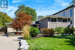 493 FORESTWOOD CRESCENT  Burlington, ON L7L 4K2