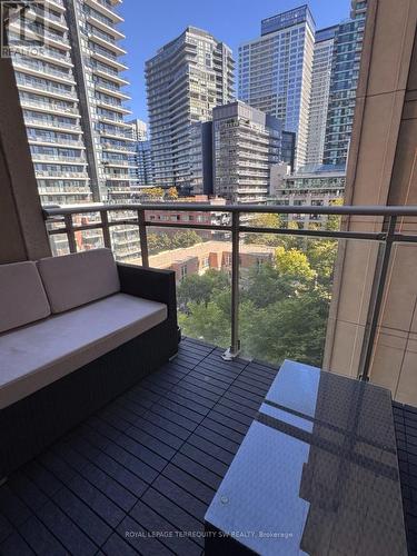 809 - 21 GRAND MAGAZINE STREET , Toronto, Ontario M5V 1B5 5