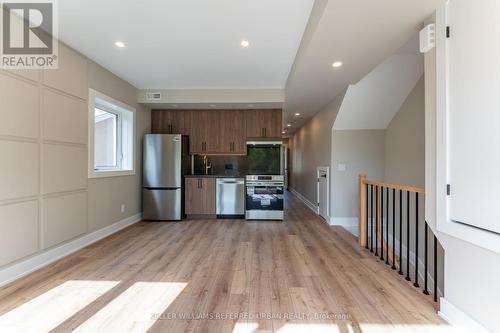 3 - 352 JONES AVENUE , Toronto, Ontario M4J 3G3 3