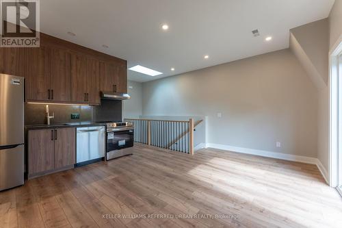 4 - 352 JONES AVENUE , Toronto, Ontario M4J 3G3 2