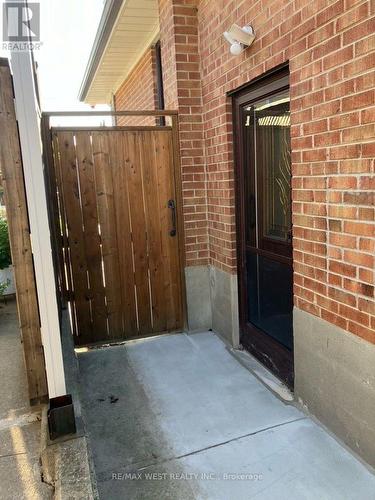 23 SELLMAR ROAD , Toronto, Ontario M9P 3E4 2