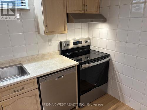 23 SELLMAR ROAD , Toronto, Ontario M9P 3E4 5