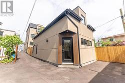 5 - 352 JONES AVENUE Toronto, ON M4J 3G3