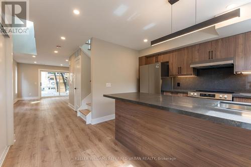 5 - 352 JONES AVENUE , Toronto, Ontario M4J 3G3 3