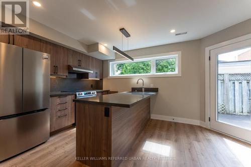 5 - 352 JONES AVENUE , Toronto, Ontario M4J 3G3 4