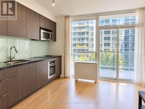 517 - 478 KING STREET W , Toronto, Ontario M5V 0A8 3